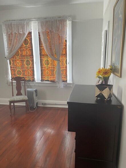 Another view of the front bedroom. - 8226 Cohn St