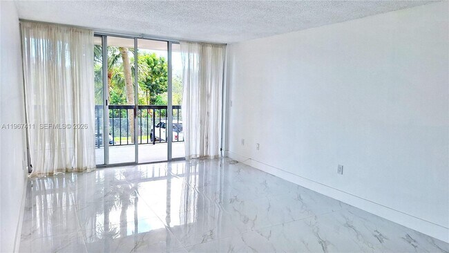 Building Photo - 10875 SW 112th Ave