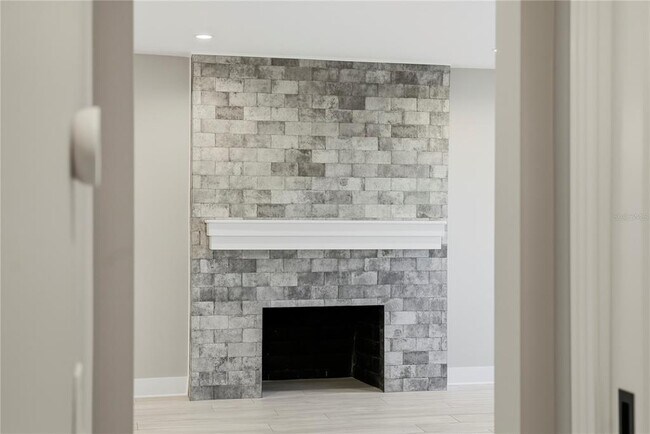 Building Photo - 845 Snell Isle Blvd NE