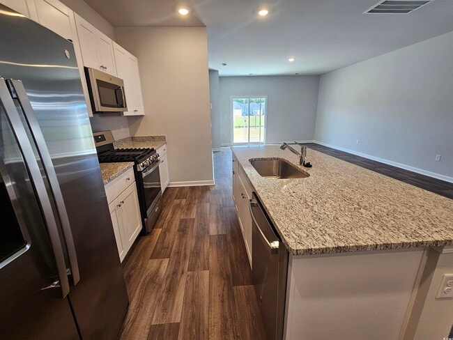 Building Photo - 800 Wapama St