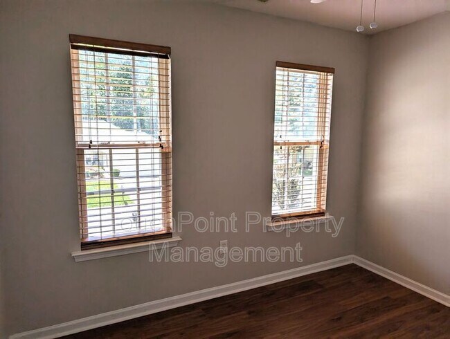 Building Photo - 9935 Redbud Tree Ct