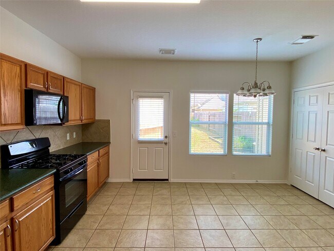 Building Photo - 29726 Sullivan Oaks Dr