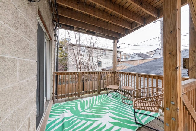 Building Photo - 1401 N Artesian Ave