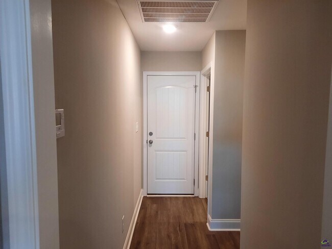 Building Photo - 312 Weston Dr