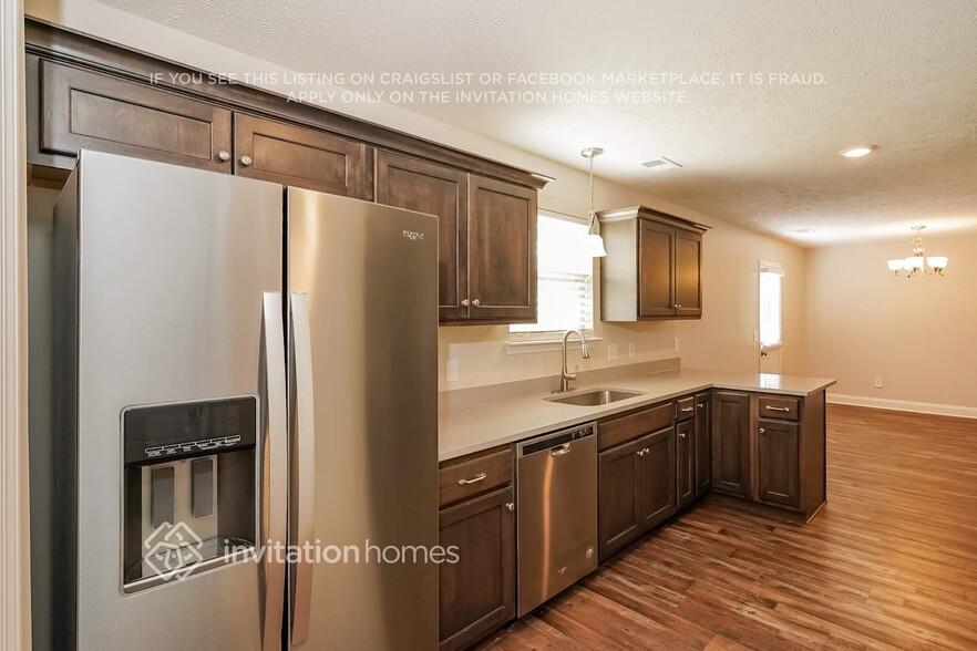 Building Photo - 1070 Berra Dr