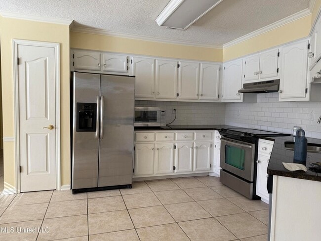 Building Photo - 1327 Fox Chase Dr