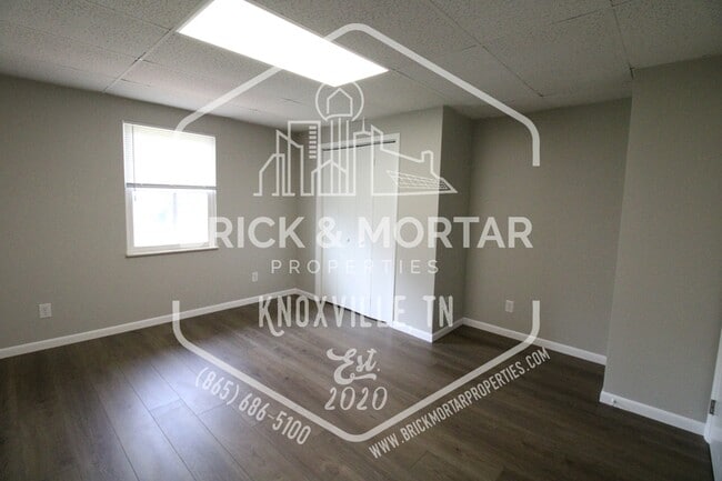 Building Photo - 165 Tallent Way