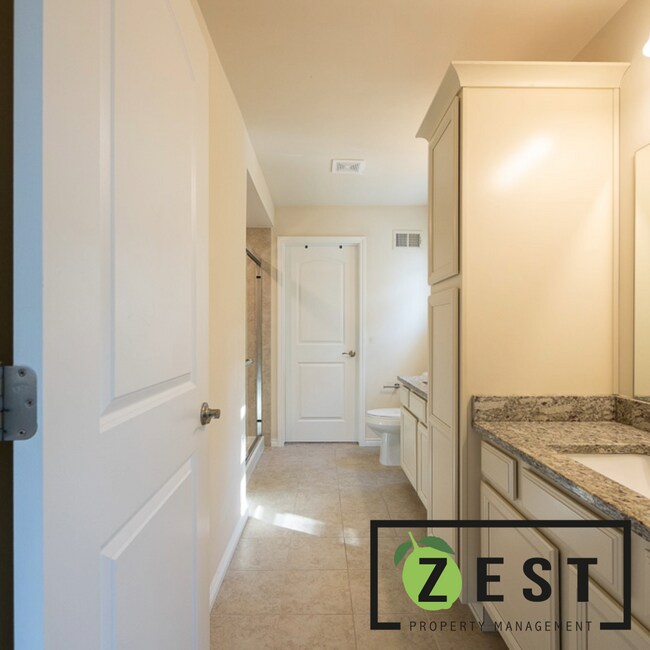 Building Photo - Amazing 3Bedroom 2 Baths OPEN HOUSE- 11/29 12PM-12:30PM