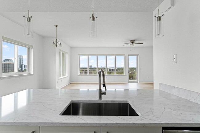 Building Photo - Sanctuary 1101