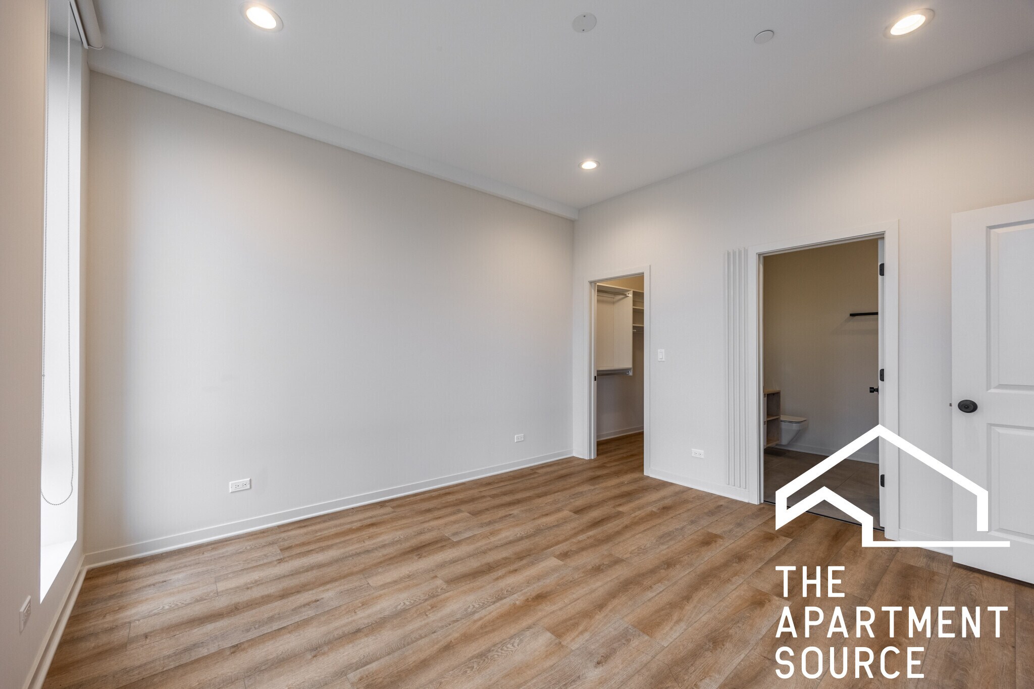 Building Photo - 3207 N Narragansett Ave