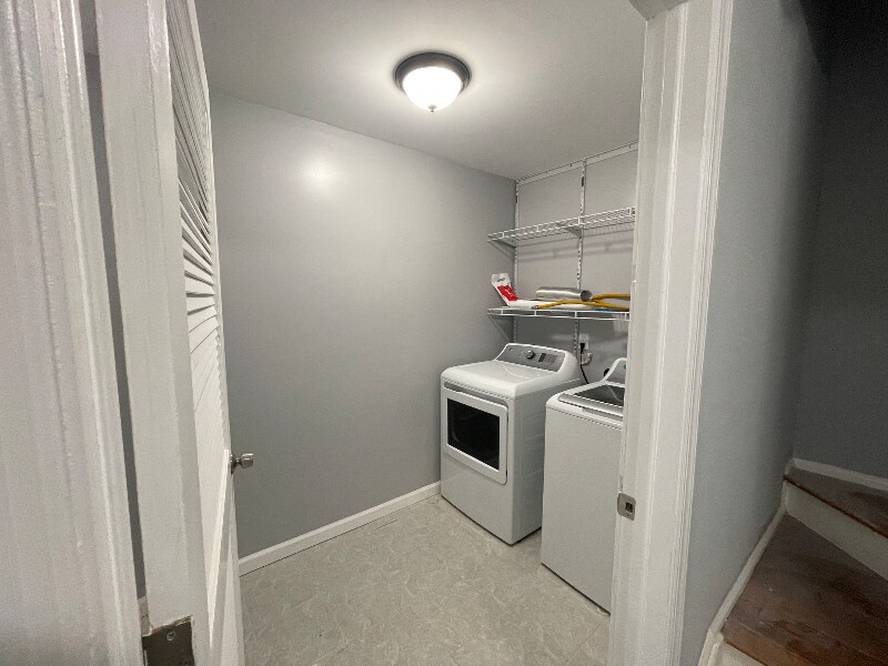 Building Photo - 499 S 18th St