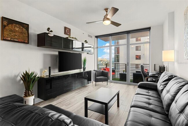 Building Photo - 1208 E Kennedy Blvd