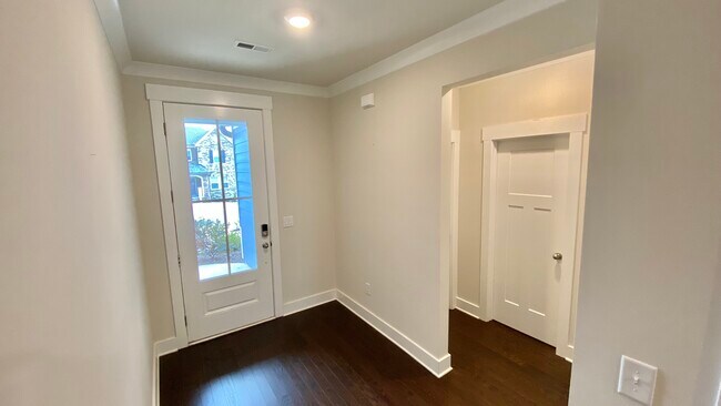 Building Photo - 178 Redcroft Dr