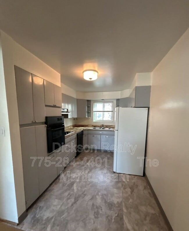 Building Photo - 240 18th St