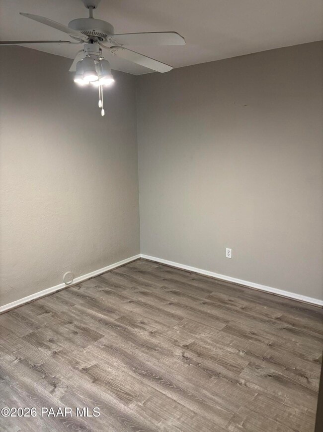 Building Photo - 8787 E Mountain View Rd