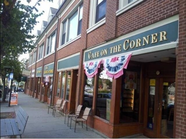 Building Photo - 2 Silver St