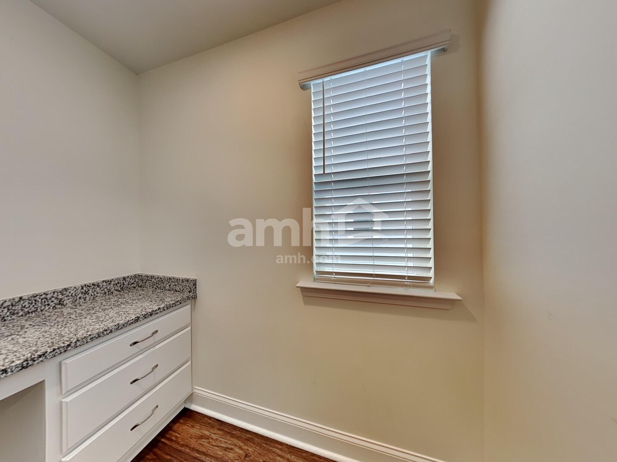 Building Photo - 1835 Produce Ln