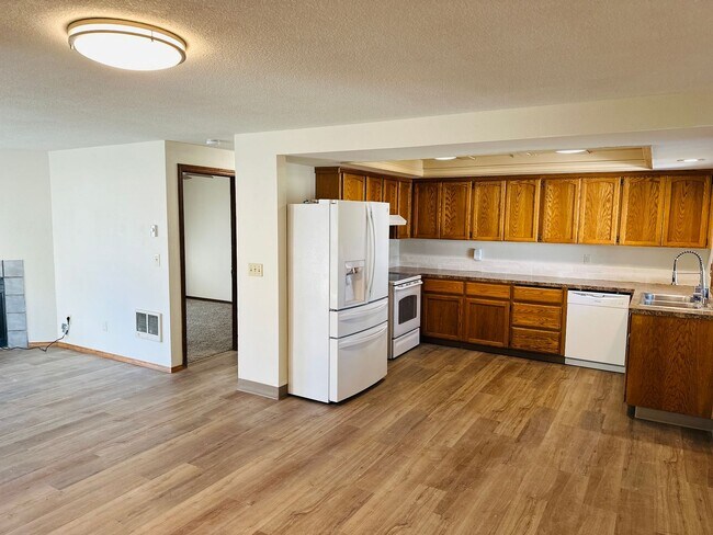 Building Photo - Newly Remodeled Four Bedroom One Level Home
