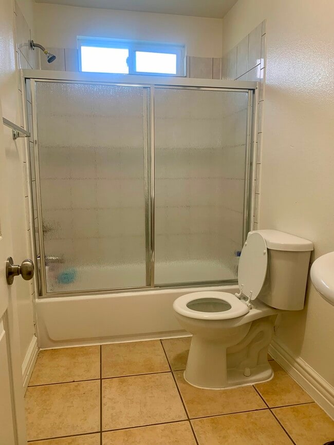 Building Photo - 124 E 108th St