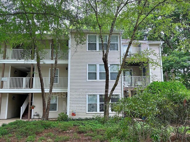 Building Photo - 1312 Hillbrow Ln