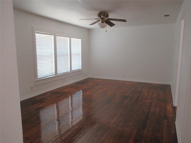 Building Photo - 10620 Deer Canyon Rd