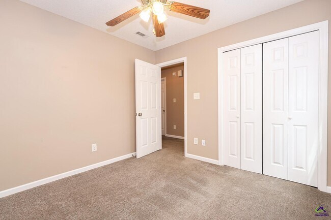 Building Photo - 103 Lions Gate