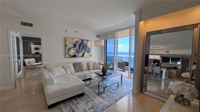 Building Photo - 1830 S Ocean Dr