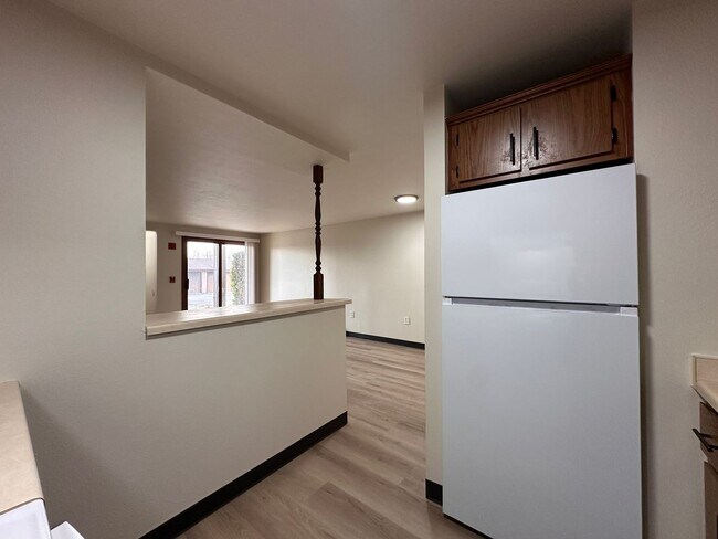 Building Photo - Recently Renovated 1 Bedroom 1 Bath Lower Apartment W/Garage!