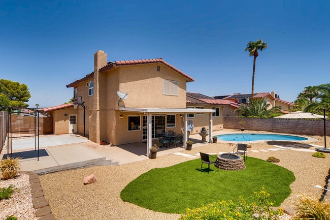 Yard/Fire Pit - 7474 Puritan Ave