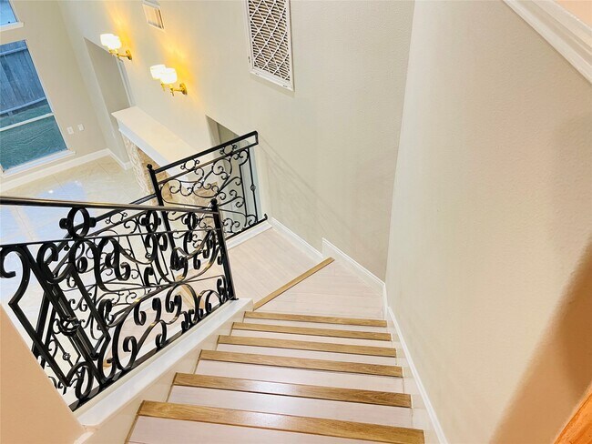 Building Photo - 6207 Harrison Ct