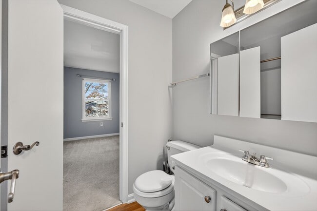 Building Photo - 18318 Streamside Dr