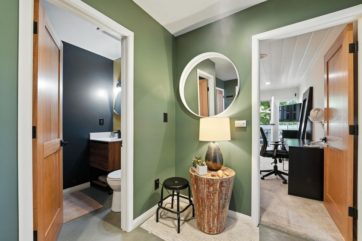 Building Photo - 33 Reef St