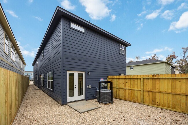 Building Photo - Brand-New Duplex for Rent – 3 Bed | 2.5 Bath