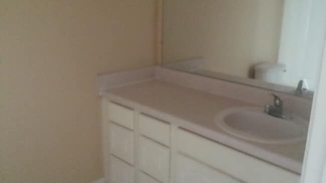 Building Photo - Cute Townhouse in Conyers!