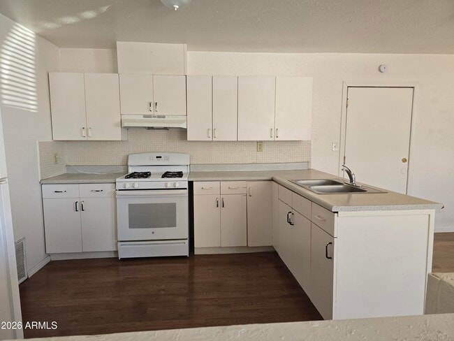 Building Photo - 1101 E Mingus Ave