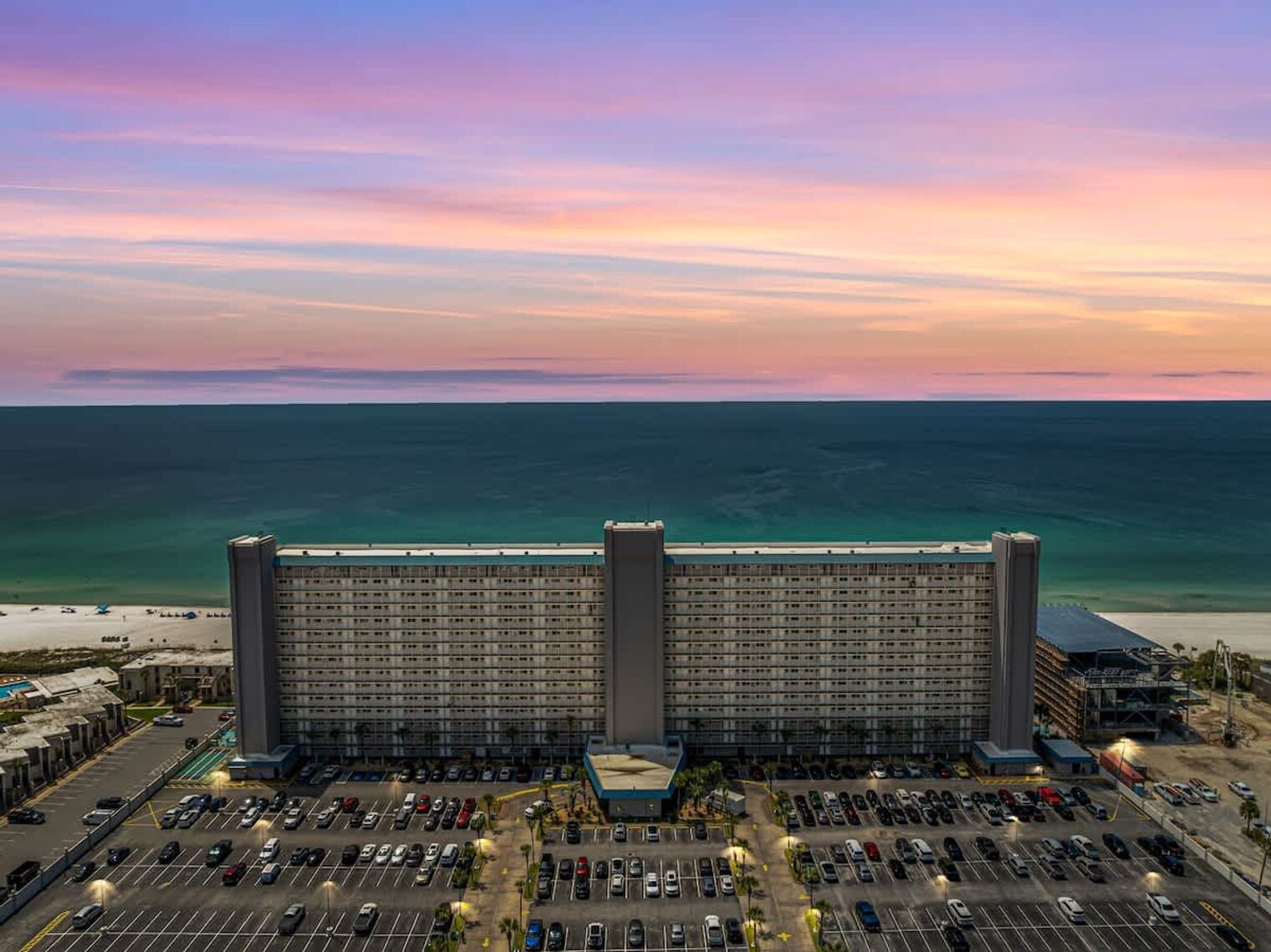 Building Photo - 8743 Thomas Dr