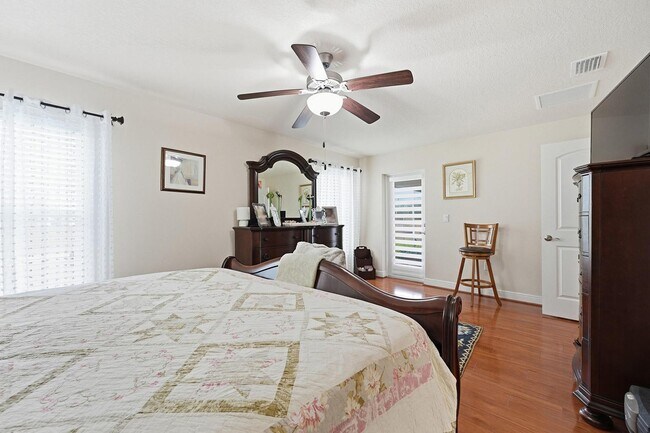 Building Photo - 5923 NW Brianna Ct