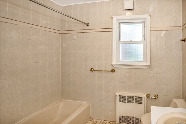 Building Photo - 713 Foch Blvd