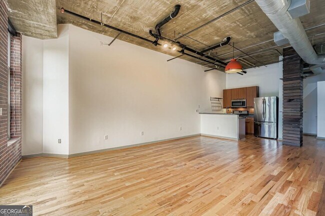 Building Photo - 1023 Juniper St NE