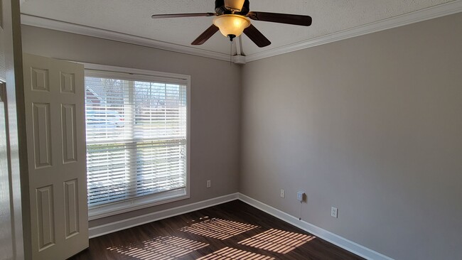 Building Photo - Doublecreek Subdivision