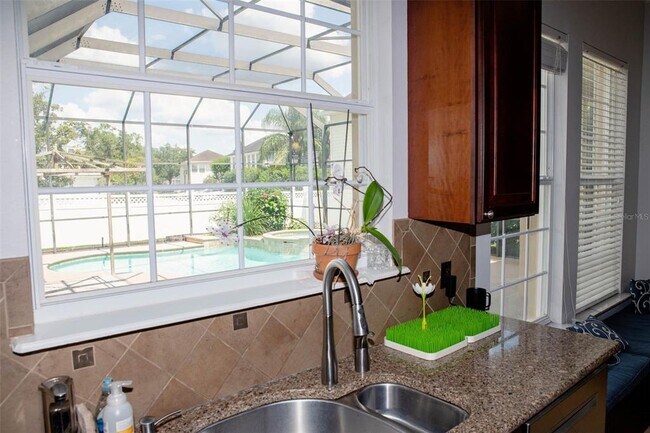 Building Photo - 411 Sycamore St