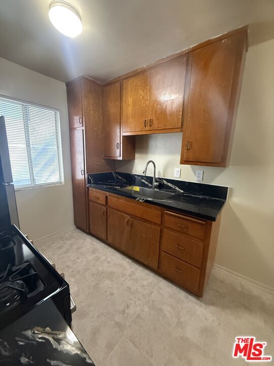 Building Photo - 1166 Amherst Ave