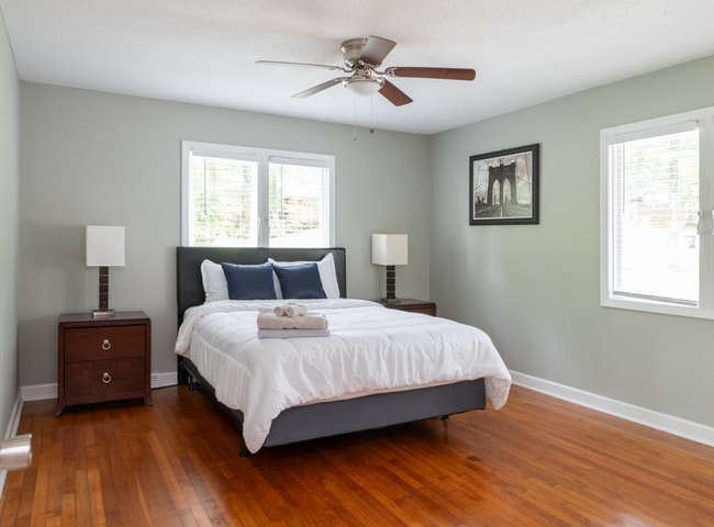 Building Photo - Long-Term/Mid-Term/Short-Term rental, Foxc...