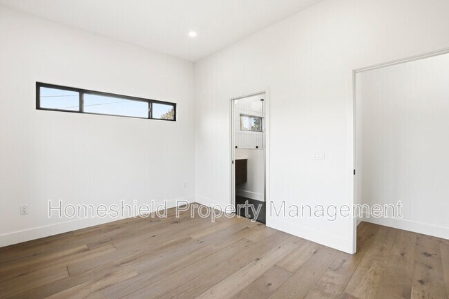 Building Photo - 3704 Wilcox St