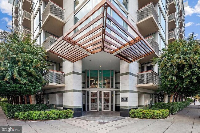 Building Photo - 1300 13th St NW