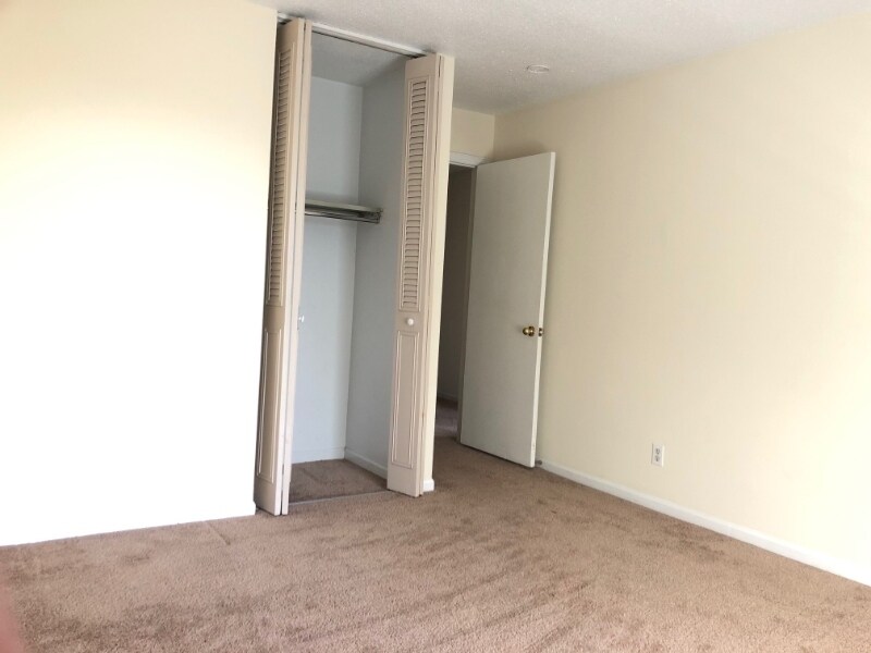 Building Photo - 1913 W 1st St