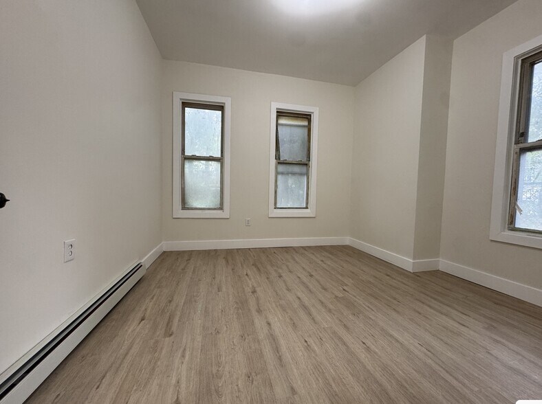 184 Virginia Ave 1 - 186 Virginia Ave