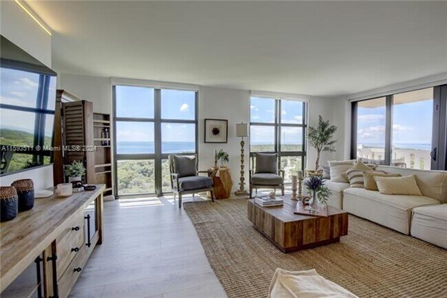 Building Photo - 1121 Crandon Blvd