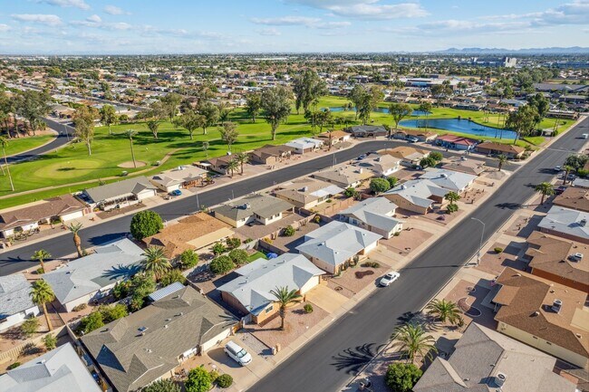 Building Photo - Updated Mesa Home w/ Community Pool/Spa & ...