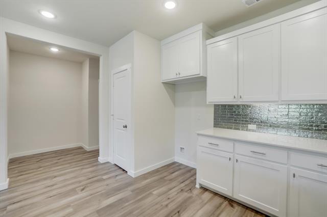 Building Photo - 679 Watersedge Ct